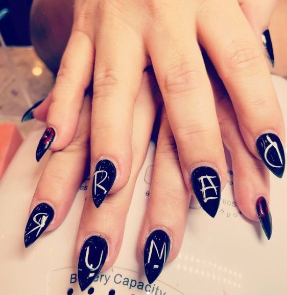 30 Fun and Scary Halloween Nail Designs 2021