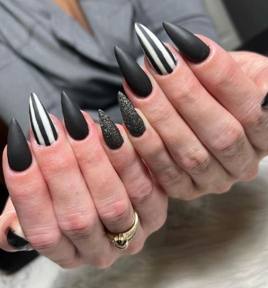 30 Fun and Scary Halloween Nail Designs 2021