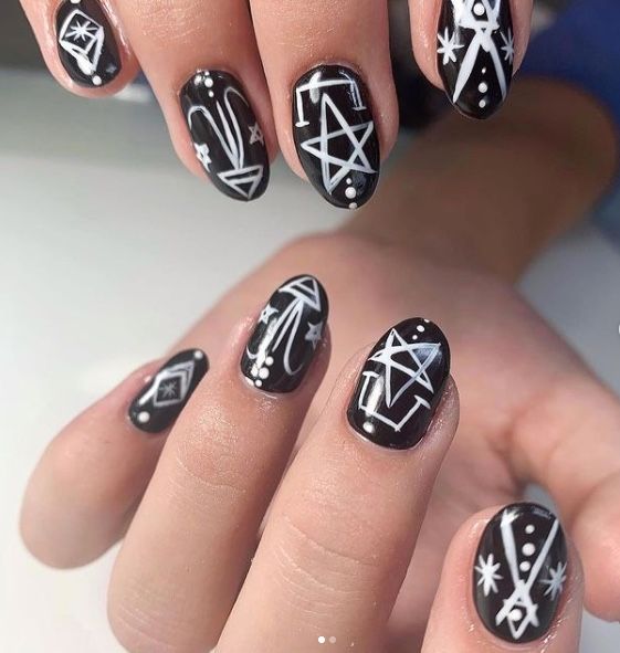 30 Fun and Scary Halloween Nail Designs 2021