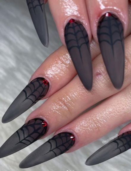 30 Fun and Scary Halloween Nail Designs 2021